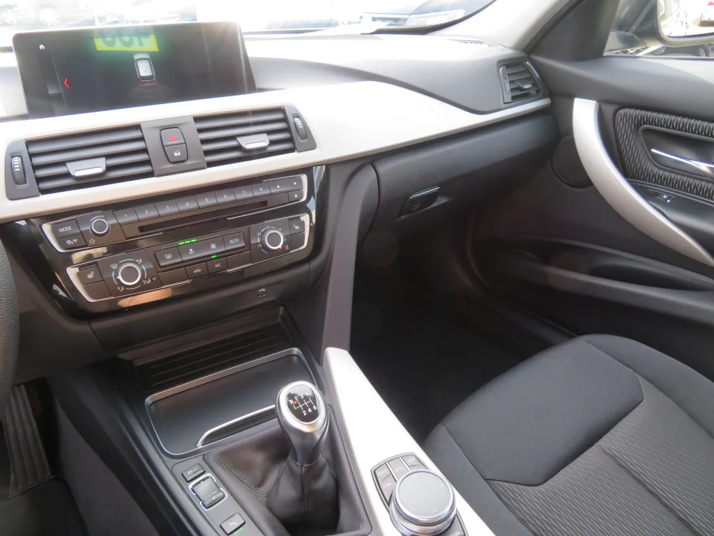 BMW 318 D TOURING ADVANTAGE*KEYGO*NAVI PROF*LED* Image 6