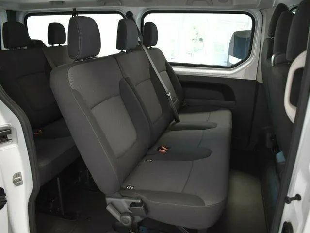 RENAULT Trafic Image 6